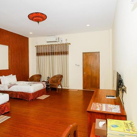 รอยัล เอเมอรัลด์ ริเวอร์ วิว กอล์ฟ รีสอร์ต Hotel พุกาม ภายนอก รูปภาพ