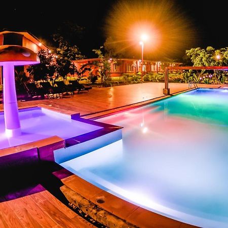 รอยัล เอเมอรัลด์ ริเวอร์ วิว กอล์ฟ รีสอร์ต Hotel พุกาม ภายนอก รูปภาพ