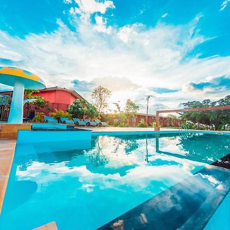 รอยัล เอเมอรัลด์ ริเวอร์ วิว กอล์ฟ รีสอร์ต Hotel พุกาม ภายนอก รูปภาพ