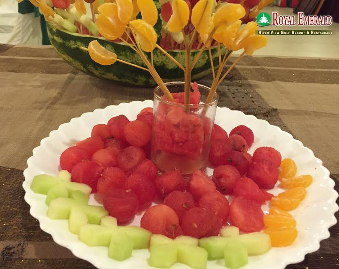 รอยัล เอเมอรัลด์ ริเวอร์ วิว กอล์ฟ รีสอร์ต Hotel พุกาม ภายนอก รูปภาพ