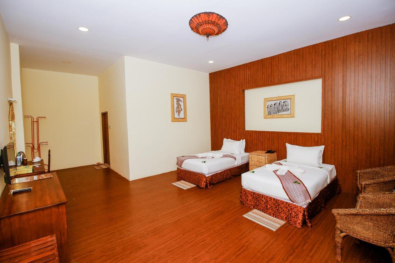 รอยัล เอเมอรัลด์ ริเวอร์ วิว กอล์ฟ รีสอร์ต Hotel พุกาม ภายนอก รูปภาพ