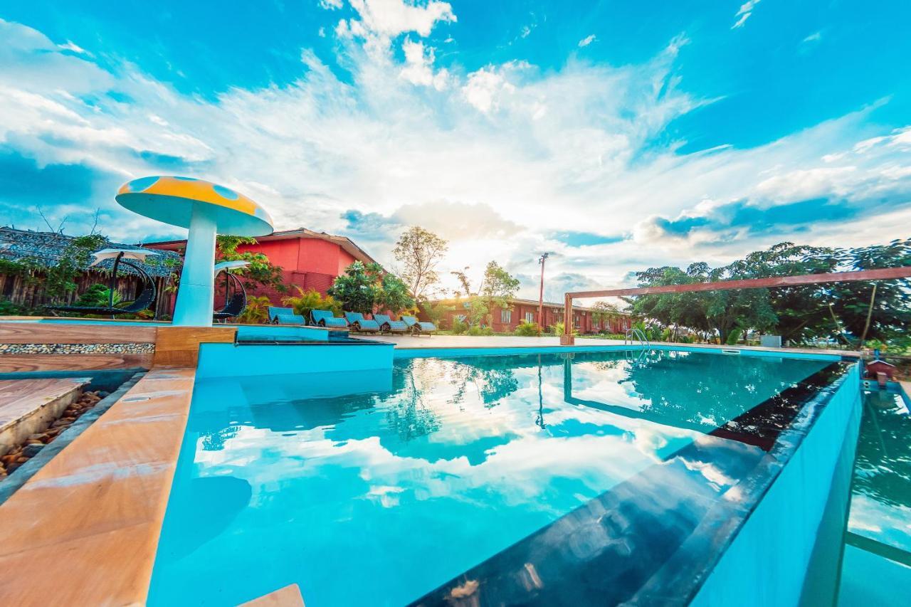 รอยัล เอเมอรัลด์ ริเวอร์ วิว กอล์ฟ รีสอร์ต Hotel พุกาม ภายนอก รูปภาพ